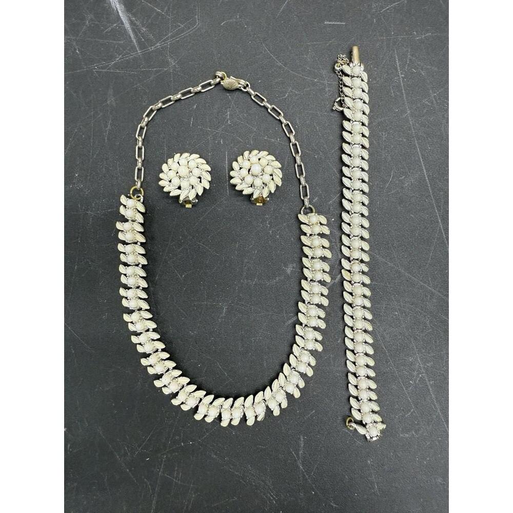 Vintage Thermoset Lucite Choker Necklace Bracelet Earrings White Silvertone Set